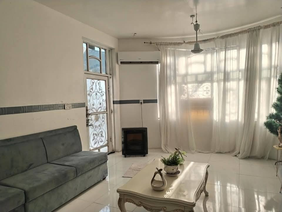 🏡 دار طابقين + مشتمل للبيع 🏡
📍 الموقع: الحلة / بابل / حي الجزائر خلف مستشفى الحياة

✨ تفاصيل العقار:

المساحة الكلية: 275 متر
واقع حال 300 متر 
 (طابو زراعي / سند 25)

الطابق الأول: استقبال + هول + مطبخ + غرفتين نوم + مجمع صحيات

الطابق الثاني: غرفتين نوم + سطح

المشتمل: كامل، يحتاج فقط إلى تشطيب

✅ جميع الخدمات متوفرة
✅ موقع مميز قريب من المستشفى والخدمات

📞 للاستفسار والاتصال:
***********
