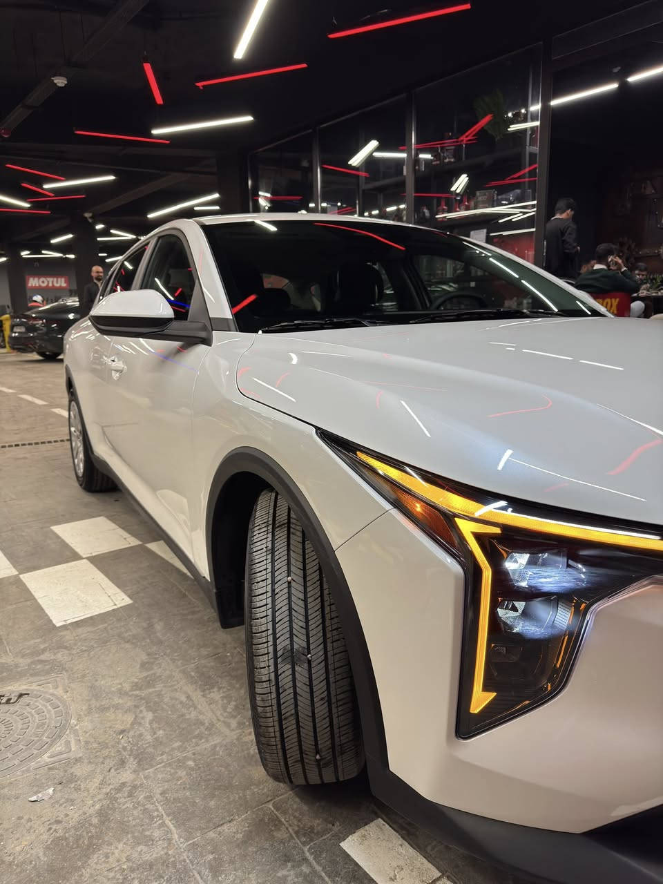 السلام عليكم 
للبيع KIA K4 وارد كندي 
الموديل 2025 
فئة LX 
المواصفات
بصمه و تشغلين عن بعدد
رادار و تحديد مسار و سياقة ذاتية 
مقاعد امامية تدفئه 
اوتو هولد و هند بربيك بصمه 
السيارة زيرو مماشية الف فقط 
ترقيم جديد قبل يومين
رقم سليمانية باسمي 
تريد وكاله تريد تحويل 
جاملغ خلفي صبغ فقط 
بدون ايرباك 
مكان السيارة بغداد 
للاستفسار و تفاصيل اكثر الاتصال او واتساب 
***********
