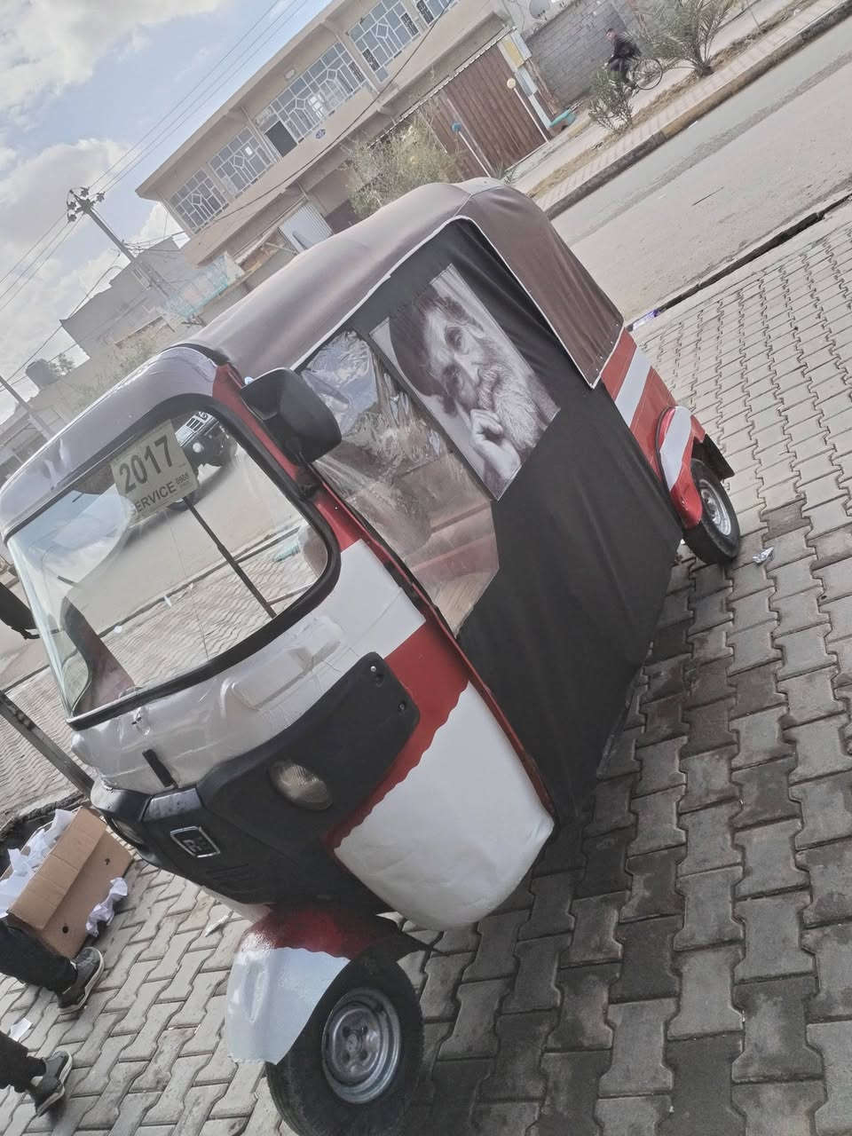 سلام عليكم تكتك للبيع 2017سنوية ورقم تكتك بلادية السعر 4ملاين وبيها مجال شي بسيط حق جيه
***********
مكان ديالى بلدروز
