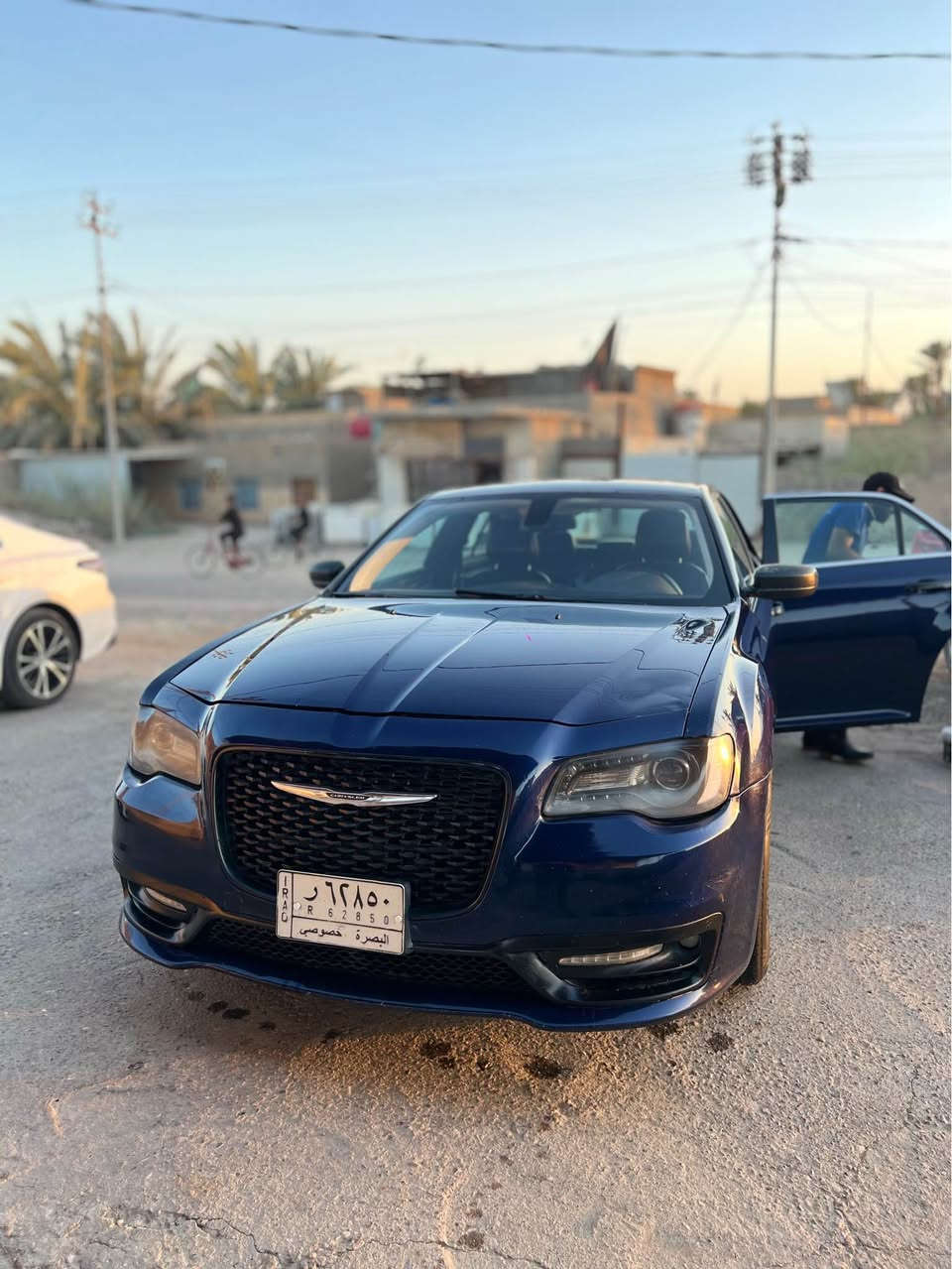 اوباما كرايسلر c300 للبيع 20 اصل 17 تحويل ثاني يوم محرك وكير جدد تخم تايرات حدادية جديد تبريد ثلج راديتر هيمي ماكو اي حماوة ماناقصهه شي فقط ترتيبات بسيطة حادثهه بنيد وجاملغ وبيهه بابين كلير من امريكا باب السايق والصدر 
سعرهه 165وبيهه مجال للشراي 
للاستفسار *********** المدينة, البصرة
