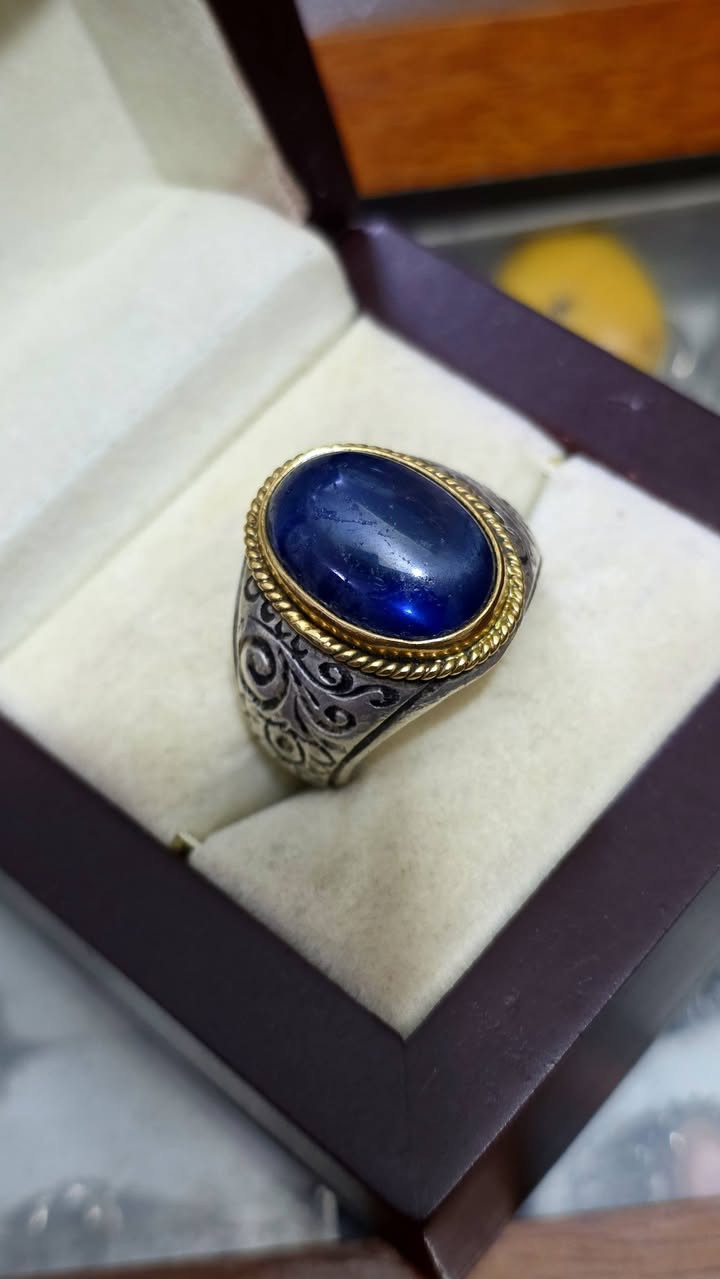 زفير اصلي قديم
صياغه يدويه الداير والقاعده ذهب
تواصل خاص او ***********
