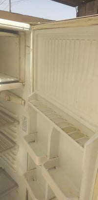 ثلاجة • مستعملة • شغالة