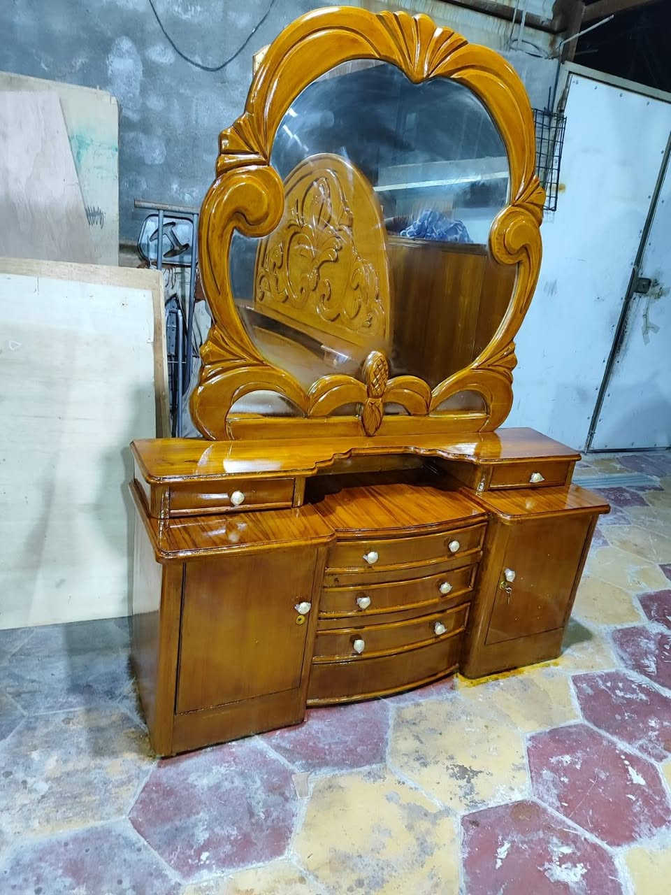 غرفه نضيفه كلش تسكام صاج البيع واهذا رقمي *********** متواجد بس علا الفيس راسني واتساب السعر 650
