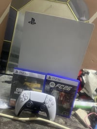 بلي ٥ فات  مستعمل نضيف جدا مع قرصين فيفا ٢٦ وكود بلاك اوبس٦  مع يوبي ا...