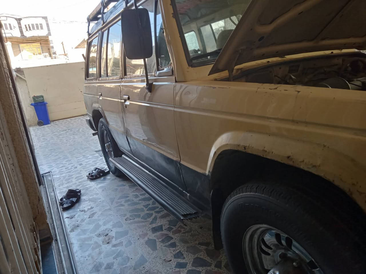 السلام عليكم باجيرو للبيع قنوبره 
كير ومكينه سويه قبل شهر شديناهن 
كهربائيات جدد
تخم تاير جدد
الرقم الجديد انكيزي بغداد
السعر 45 وبيهه مجال 
العنوان بغداد مدينه الصدر
الاستفسار عله الرقم ***********
