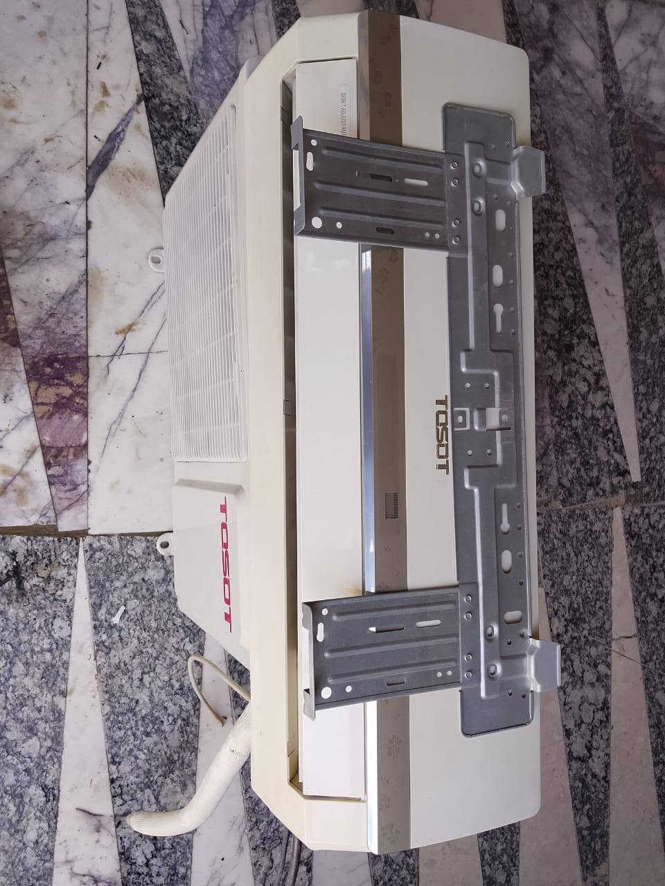 سلام عليكم  سبلت واحد طن نوع توسوت نضيف وشغال مستعمل شي قليل  كامل ملحقات لاستفسار لاتصال على الرقم ***********
