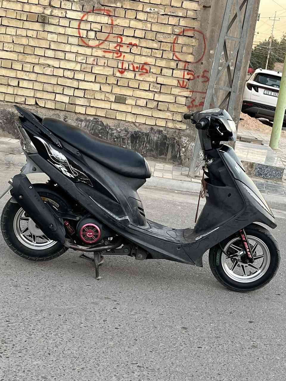 السلام عليكم ماكس عدله للبيع دراجه حاويه كله بلادي كفرات ختم واحد مكينه نضيفه بلاد سعر 900 وبيه مجال كربلاء حي السلام ‭0773 483 1066‬
