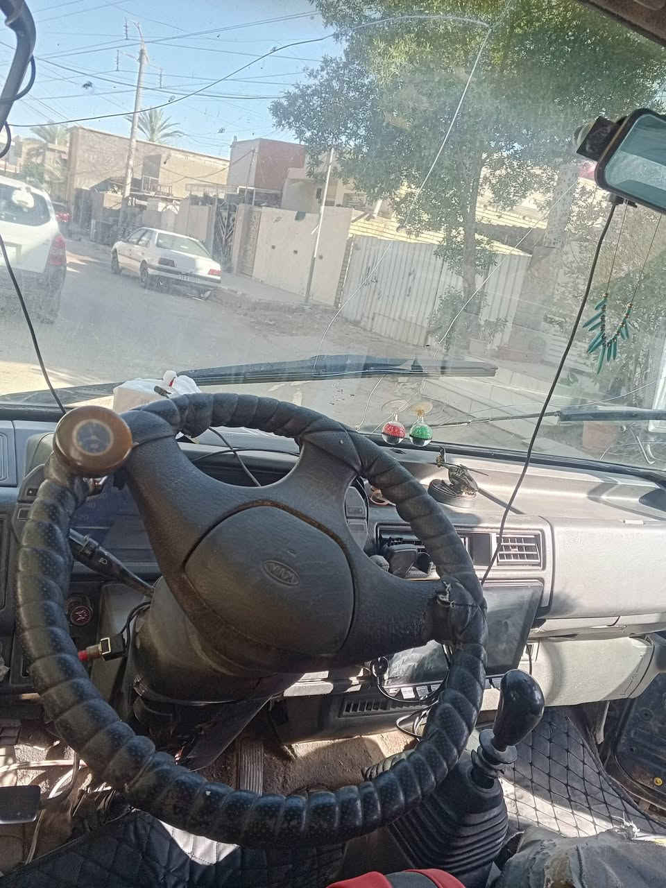 السلام عليكم شباب كيه بسته موديل ٩٥ سنويه صاقطه بسمي السياره رقم بغداد مكان السياره حي الجهاد السعر ٣٠ وبيه مجال ***********
