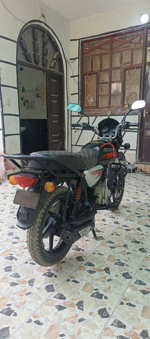 بوكسر موديل2022 اوراق كاملات للبيع سعر مليون و300 وبيه مجال  محرك نضيف فول  كاملة مابيه نقص  مكاني بعقوبة كاطون الرحمة خاص موجود او اتصل ***********
