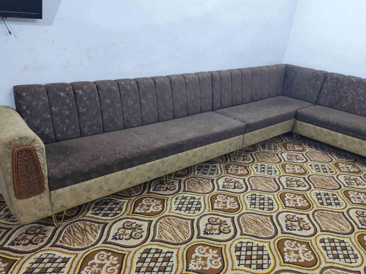 ديوان للبيع تزكام اي ضرر مابي كلش نضيف 14 مقاعد السعر 325 وبي مجال العنوان كربلاء حي العامل يوجد توصيل داخل كربلاء الستفسار ***********
