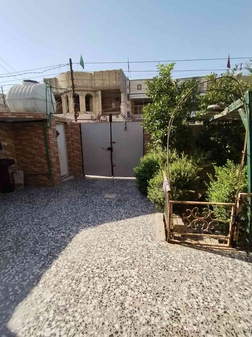 دار زراعي للبيع
العنوان سوق العماري شارع أبو نجاح مقابل بيت النائب صباح طلوبي
المساحة 250 متر
يحتوي الطابق الأرضي على:-
استقبال 7* 4
غرفة نوم 4* 5
غرفة نوم 4* 4
صالة 9* 5
مطبخ 6* 4
حمام واحد 
تواليت شرقي وغربي
ترك حولي
يحتوي الطابق الثاني على:-
غرفة نوم 5*4
غرفة نوم 4* 4
صالة نفس صالة الطابق الارضي
حمام واحد
تواليت شرقي
السعر خاص على الرقم ***********

