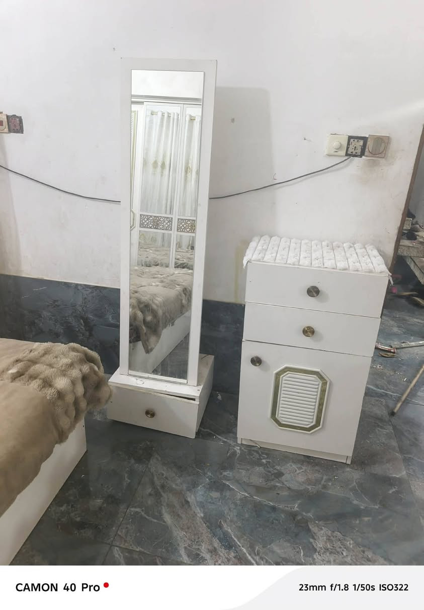 غرفه للبيع السعر  680   8قطع ضخمه اي ستفسار على هذا الرقم وبي وتساب ***********
