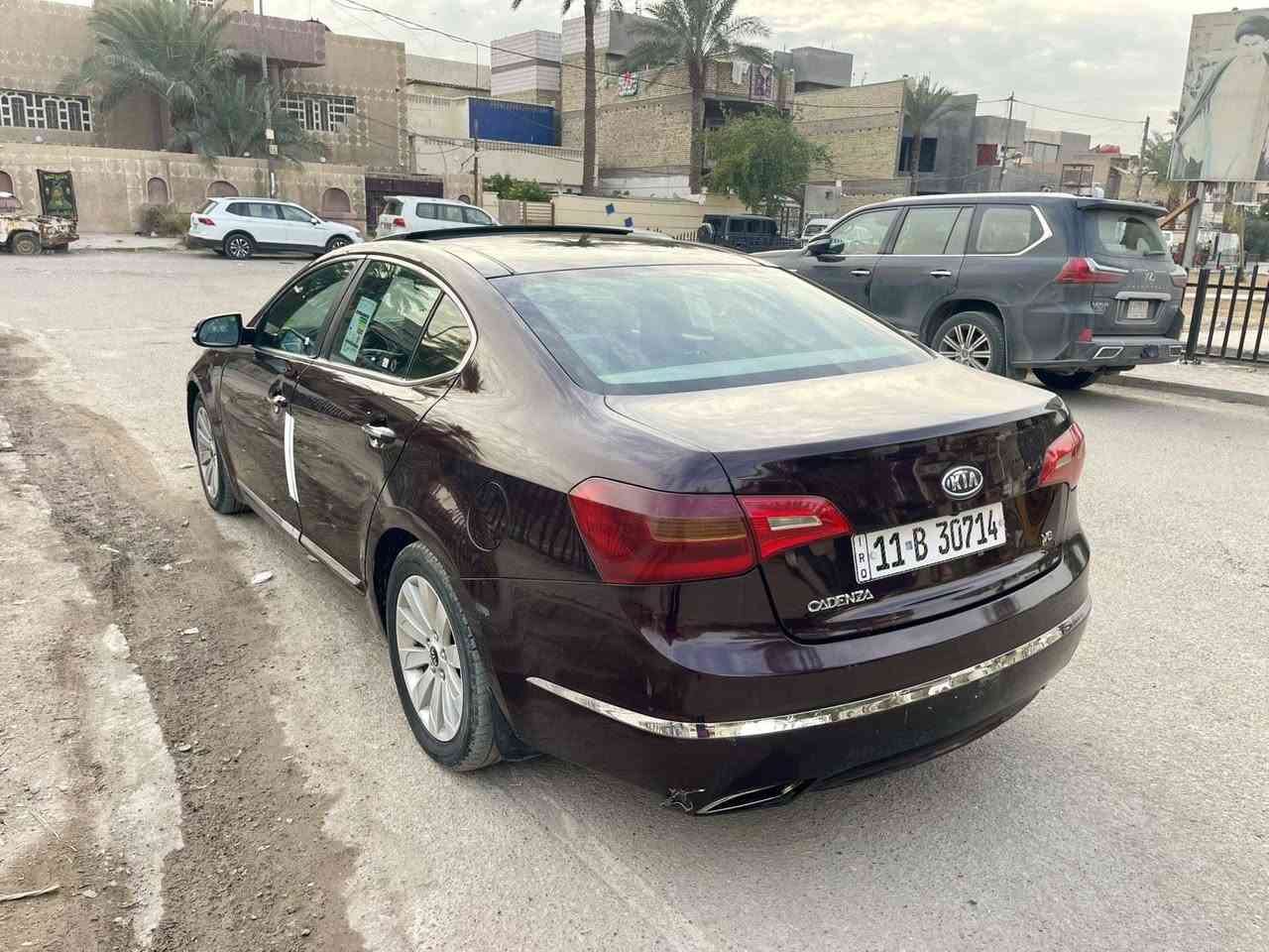 السلام عليكم كيا كادنزا 2011 وارد خليجي بيها مكانات صبغ اثر جراد فول مواصفات مكينه 6 سلندر كير ومكينه لاصرف ولا بخار صدر تايرات تبريد كله جديد مواصفات  بانوراما بصمه تشغيل وابواب مري شفط كشن ذاكره وكهرباء وتدفئة وتبريد برده خلفيه حساسات تحكم جهتين كامره دواره تبريد بيانو لدات خلفي امامي دبل صالنصه سياره جاهزه من كلشي مكانها بغداد السعر 88 وبيها مجال ***********
