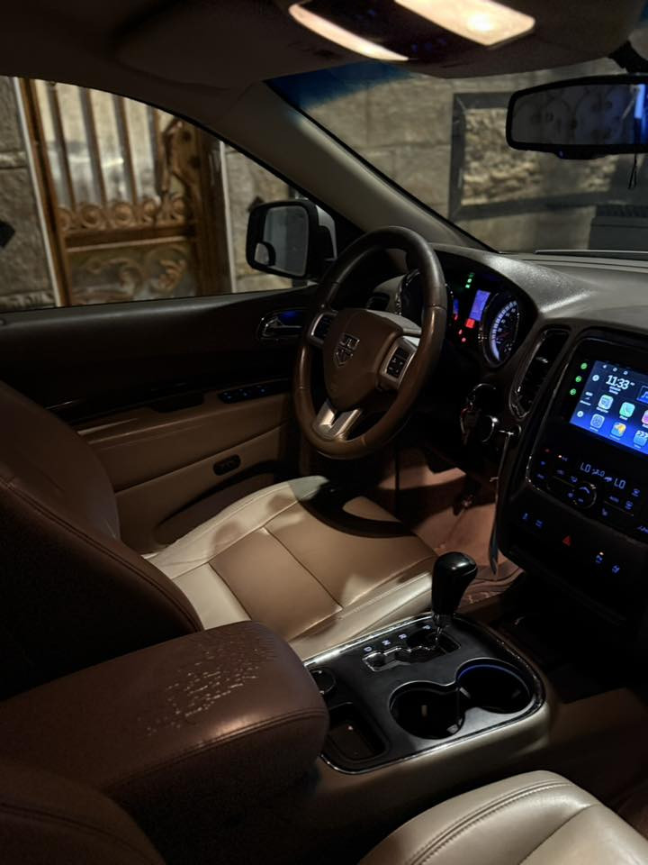 بسم الله الرحمن الرحيم
دوج دورانجو 
موديل 2013
صبغ فقط ربع بنيد و ربع مدگر ( چاملغ ) 
كلش جديده 
ادوات مكفوله من الگص 
سعر 100 
***********
