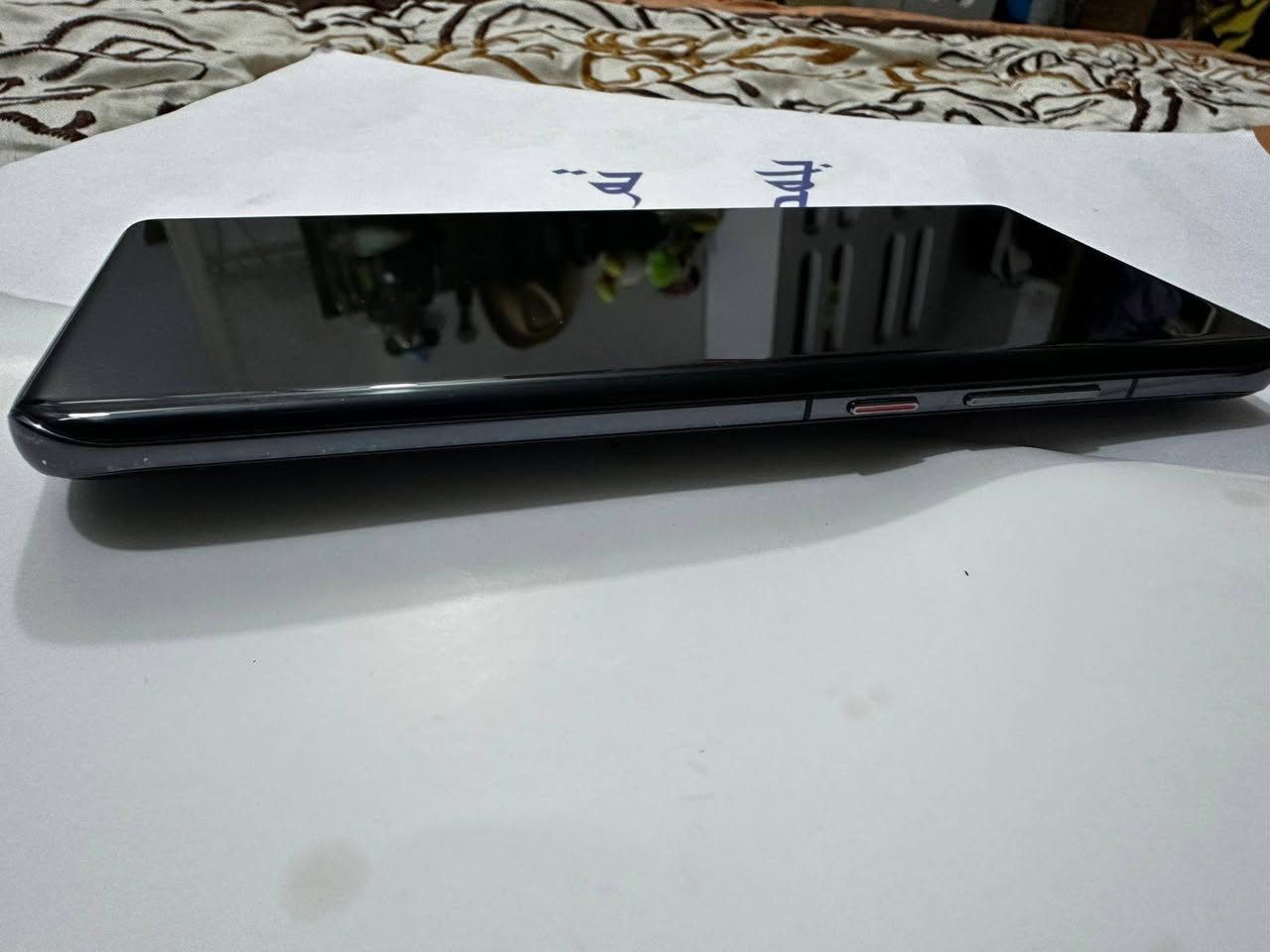 هواوي p40 proلون اسود جهاز نضيف   ٩٥% غراضة كاملة سماعات كارتون شاحنه اصلية مال  شركة ويا كفرات ٤ سعرة 280  وبي مجال بسيط عنواني بغداد البلديات ***********
