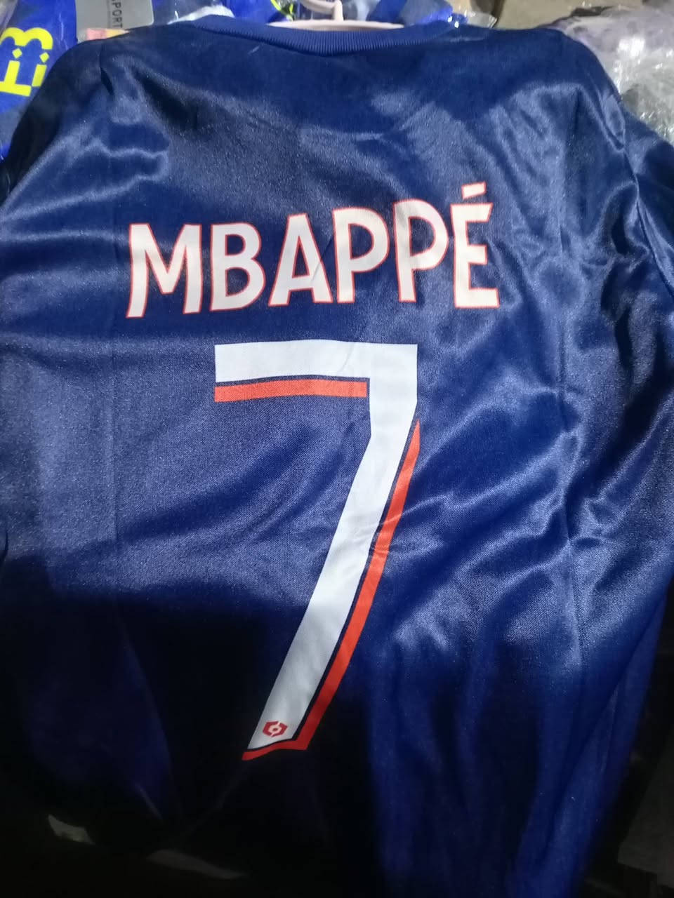 فقط ٢٠٠٠ دينار العنوان سوق حي الجهاد زويريجات أمام السيطرة من جهة شارع النجارين جميع الاندية والمنتخبات دريس وشورت


**إذا كنت صاحب هذا الإعلان وتريد حذفه لأي سبب، رجاءا أرسل رسالة إلى الدعم الفني**