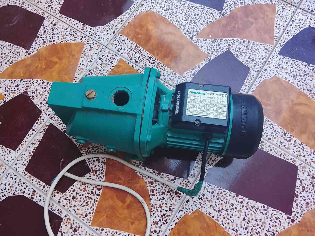 ماتۆڕی ئاوبۆفرۆشتن زەبەلاح یەک سەعات ئیشی کردە140هەزارومەعملەجواوکۆمێند نادەمۆ***********کەلار
