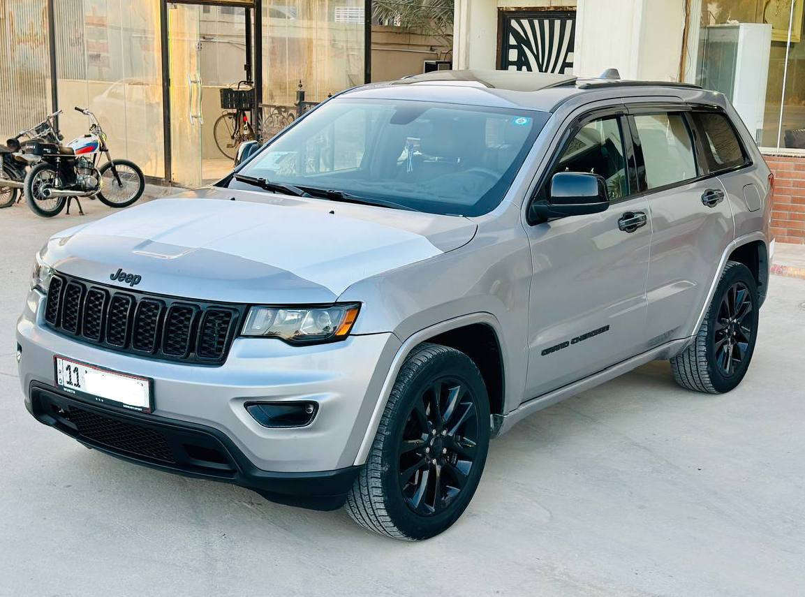 السلام عليكم جيب 2018 بلاك توب
حادث جاملغ وبنيد فقط
رقم بغداد الدولي / سنويه و هزه وارقام جدد تحويل مباشر 
المواصفات فول بلاك توب 
- مكينة 3,600 / 6 سلندر
- صندوق كهرباء
- كشنات جلد  
- كشنات تحكم كهرباء 
- كشنات تدفئه + تبريد
- كشنات خزن Memory
- ستيرن تدفئه
-شاشة CarPlay اصليه 
- كاميرا خلفية دوارة
- بصمة تشغيل / بصمة ابواب
- حساسات خلفية 
- حساسات جانبيه نقطه عمياء فور ويل
توقف عنده الرجوع بك
اطفاء ذاتي 
- ويل حجم 20 بلاك اصلي وتخم تاير جديد
لسياره جديده وجاهزه مابيه اي نقص مكاني بابل سعر 180 للاستفسار ***********
