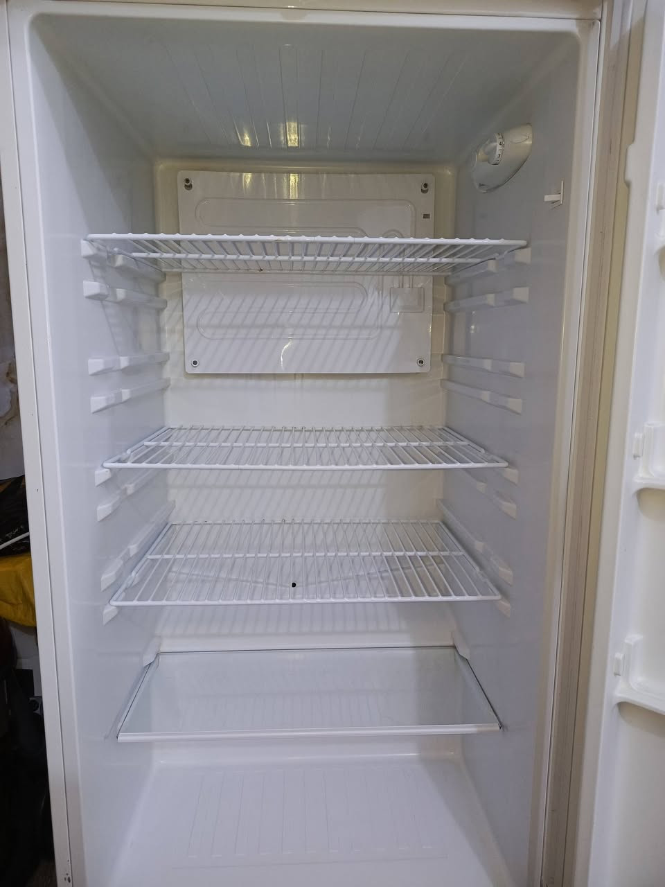 السلام عليكم
ثلاجة دنگا Denka جديدة جدا استعمال قليل حجم كبير 22 قدم 
المكان كربلاء الهندية السعر 240 الف بيها مجال قليل
***********
