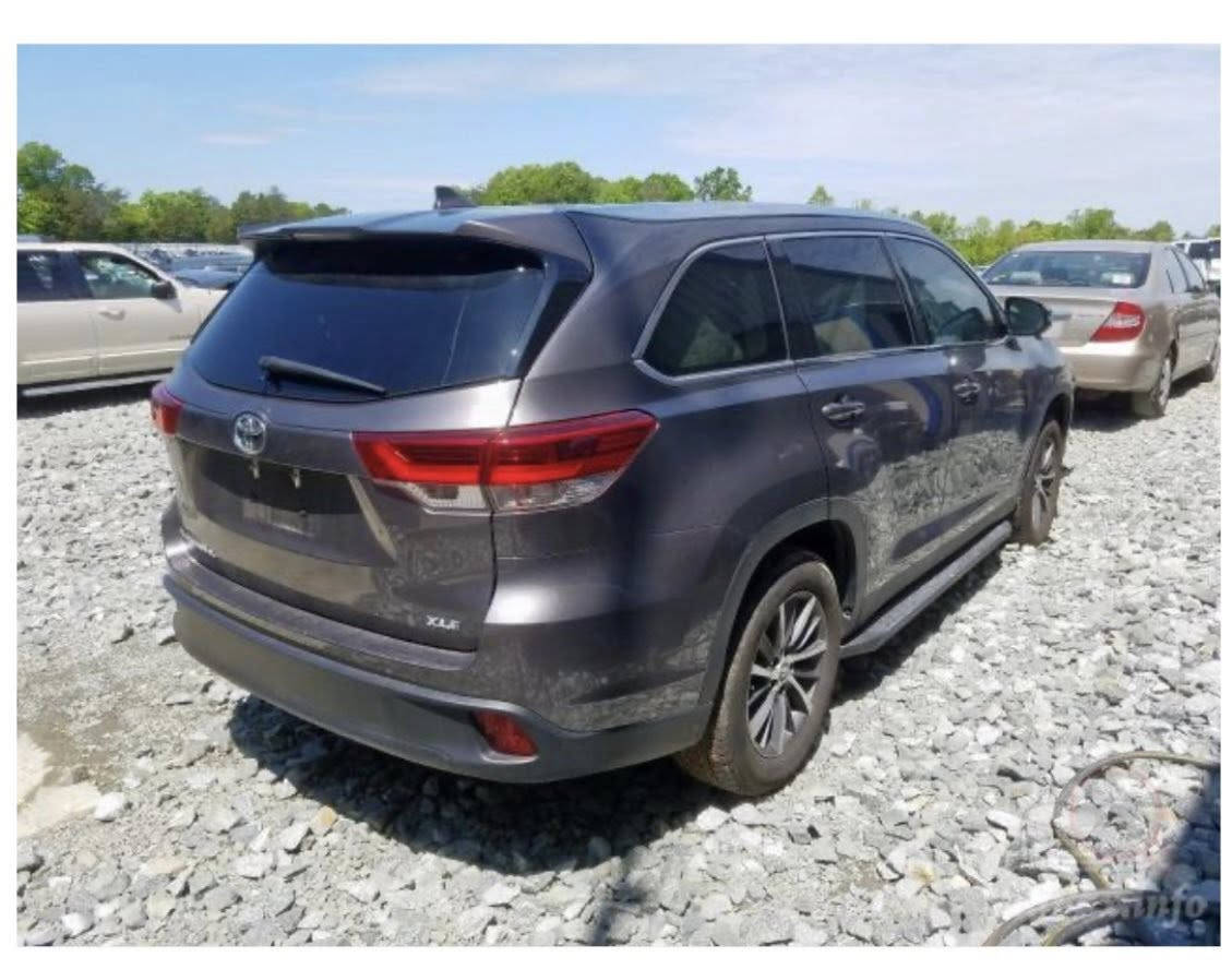 السلام عليكم
تويوتا هايلاندر 2019 XLE فول مواصفات 
7 راكب ، كشن VIP محرك 6 
ماشي 69 ميل 
فتحة سقف ، بصمة ، ثلاث قطع تبريد 
گير ومحرك شرط مامفتوح . رقم بغداد دولي صور الضرر داخل المنشور معاها سونار المندلاوي وبي كافة التفاصيل .. 
السعر 285 وبيها مجال للشراي 
العنوان : صلاح الدين بيجي ناحية الزوية 
للاستفسار /  ***********
                      ***********
