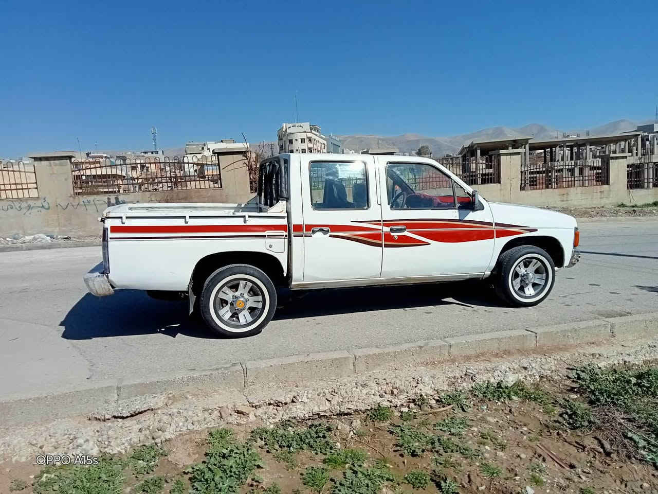 پیکاب نیسان مۆدیل1996گێڕ ئۆتۆماتیک گێڕ و مەکینەی ئەڕنەبە چوار تایەو و ویلی لۆکی لەژێرە سعر:25گەڵا گێڕ و مەکینە و ئەکسل و شانسی بەشەرت دەعمی نیە کارەبای مەزبوتە لەسلێمانیم (***********-***********) السليمانية, العراق
