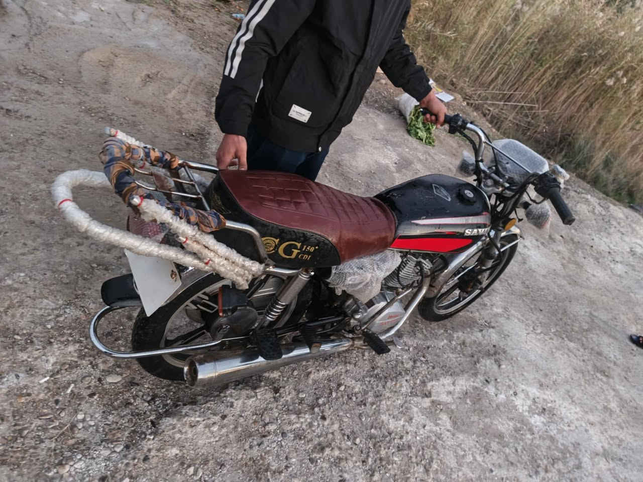 سلام عليكم شباب دراجه سيفان البيع ماديل 21 نضيفه أوراق كاملة دراجة خير من الله شلعة ومعدل السعر 450 وبيه مجال بصيط مكاني بعقوبة تقاطع الساده نتصل ودللل *********** المو شراي لاا يتعبني وتحياتي للجميع ❤️
