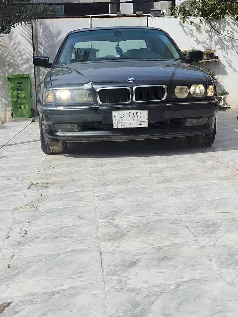 بيع او مراوس بسياره سبعه راكب 
بي ام دبليو كاسح٧٤٠
وارد مطار سياحي فول مواصفات
محرك ٤٠٠٠ (v8)
كير تمساح بلادي 
رقم بغداد مشروع وطني باسمي

سيارة جانيها من ٢٠١٩ وتوني معمرها تعمير مال جناي على اربعه وعشرين حبايه سياره مكفوله ترايك لزاخو

مكانها واسط قظاء الحي 
سعرها ٨٥ وبي مجال الحال, واسط


**إذا كنت صاحب هذا الإعلان وتريد حذفه لأي سبب، رجاءا أرسل رسالة إلى الدعم الفني**