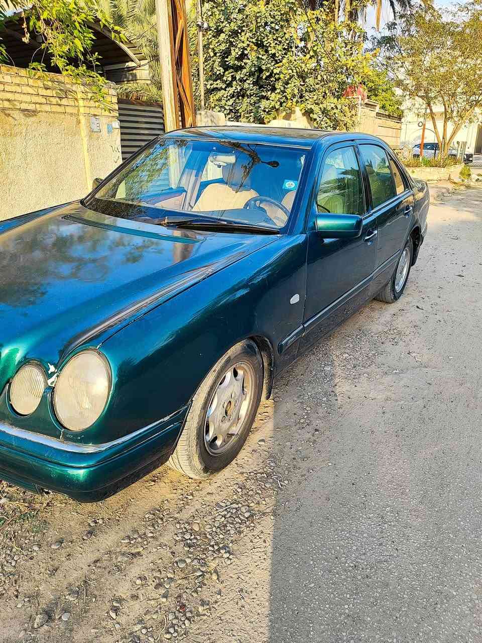 السلام عليكم 
من رخصة الأدمن المحترم
  سيارة ام عيون موديل 96 رقم كربلاء بإسم الحجي رقم انگليزي الجديد سنويه لل2027
  محرك 4 سلندر حجم 230 قبغ ابيض الاقتصادي ضد العطل
السيارة ينرادلها ترتيب نبيع هالموجود 
السعر 48 ورقه وبيها مجال حگ الجيه 
مكان السيارة الحلة مركز المدينه
أو نراوس بـ ام عيون نظيفه ومرتبه والفرق نقد
ترايها وين ميعجبك 
للإستفسار رقم صاحب السيارة *********** الحاج ابو اسامه
