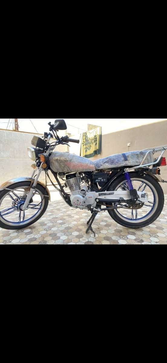 السلام عليكم دراجة 5 كير سيفان اصلي
موديل 22 اوراق اصولي مگمركة كاملة اذا تريد ترقمها 

مجفته تجفيت امانة الله مضبوط ومابيها شي +مبدل كابريتر

كهربائيات شغالات كاملات 

نقص فقط هورن مابيه

صالصنة كاتم شادلها والاصلية مالتها هم موجودة

السعر 575 الف وبيها مجال للشراي 

بابل 

***********
