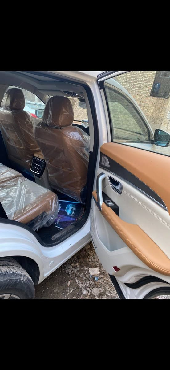 جيتور x70 بلاس لاكجري
٢٠٢٥ مكينه 1.6
ماشيه ٢٣ الف 
السعر : 160 وبيها مجال
مكان السياره التاجي سبع البور
بيها تفاصيل عل واتساب فقط 
***********
