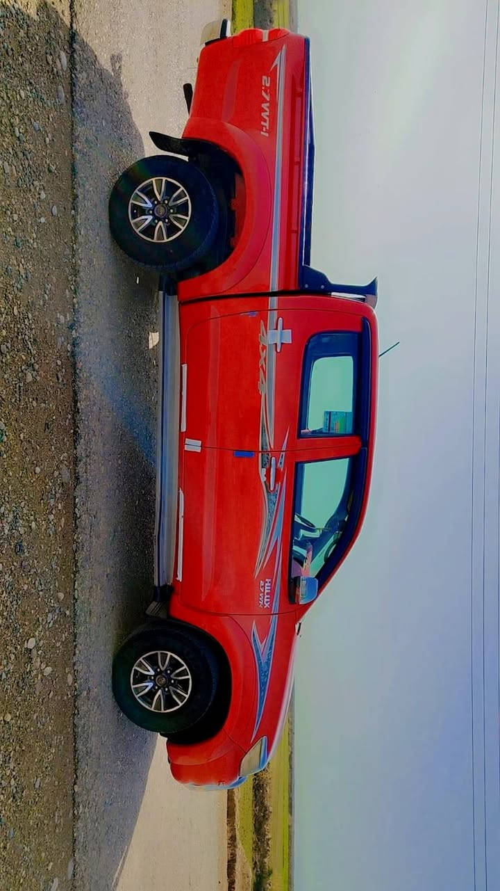 السلام عليكم ورحمه الله وبركاته هايلوكس 2014 فورويل كويتي سياره اوتوماتيك كفاله عامه جديده بمعنى الكلمه افحص واقتنع واني خادم تخم تاير جديد صدر امامي خلفي جديد ماشيه 160 حقيقي رقم واسط تحويل ثاني يوم باسمي مجدد وكامل مكاني واسط الشيخ سعد بالخدمه سعر المبلغ 220 وبيها مجال وحياكم الله اتصال فقط ما متواجد على الفيس رقم الهاتف 🫲***********🫲
