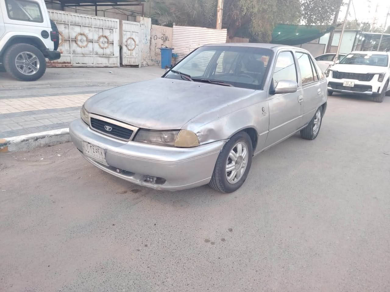 سلو 96 محرك وكير عادي بلادي مكفولات حاويه جديد السعر ٢٣ وبيها مجال بسيط مكان بغداد حي جهاد الرقم ***********
