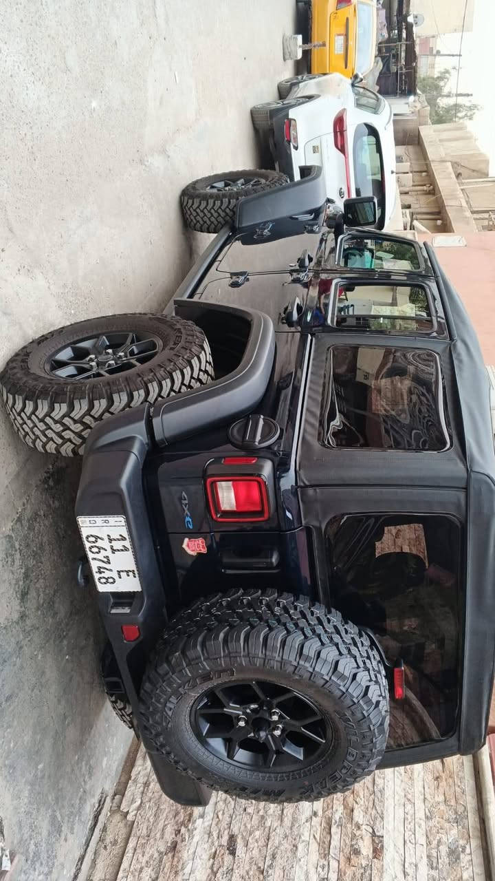 السلام عليكم
للبيع
جيب لانكلر موديل 2025   4x2
محرك4سلندر ثلاث انظمه
المسافه المقطوعه3 آلاف ميل
صورة الحادث مرفقه مع الصور 
مكان السياره بغداد البياع 
***********
***********
