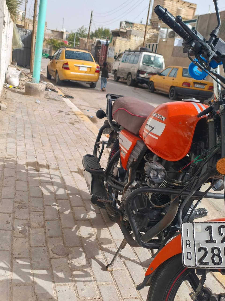 السلام عليكم دايون رقم وسنوية
موديل 2022 الوجبة الاولى الاصلي 
مكينة 150cc مبدل بوشة فقط 
الباقي كله بلادي دراجة تشتغل بصمة عن بعد+بيها سويج+بلاجكتورات زنون الاصلي 
دراجة  كدام عينك واحلا من لصور 
*********** مكاني كربلاء حي العامل قرب مول الباقر
السعر 1900  وبيها مجال
