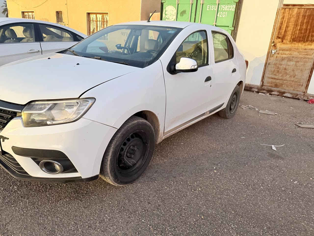 رينو سمبل موديل2020 بيع مستعجل بيها باب سايق وجامرلغ تبديل اثر حادث سطحي بدون اي لغود اربع قطع صبغ بسعر مناسب تواصل *********** بغداد, العراق
