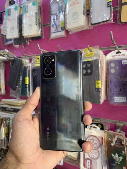 السلام عليكم 
ريلمي 9i ذاكره ١٢٨
عشوائيه 8+4 
مكفول من كلشي سعره 
 100
الموقع سوق الجمعه مقابيل مخللات الكرار
***********
