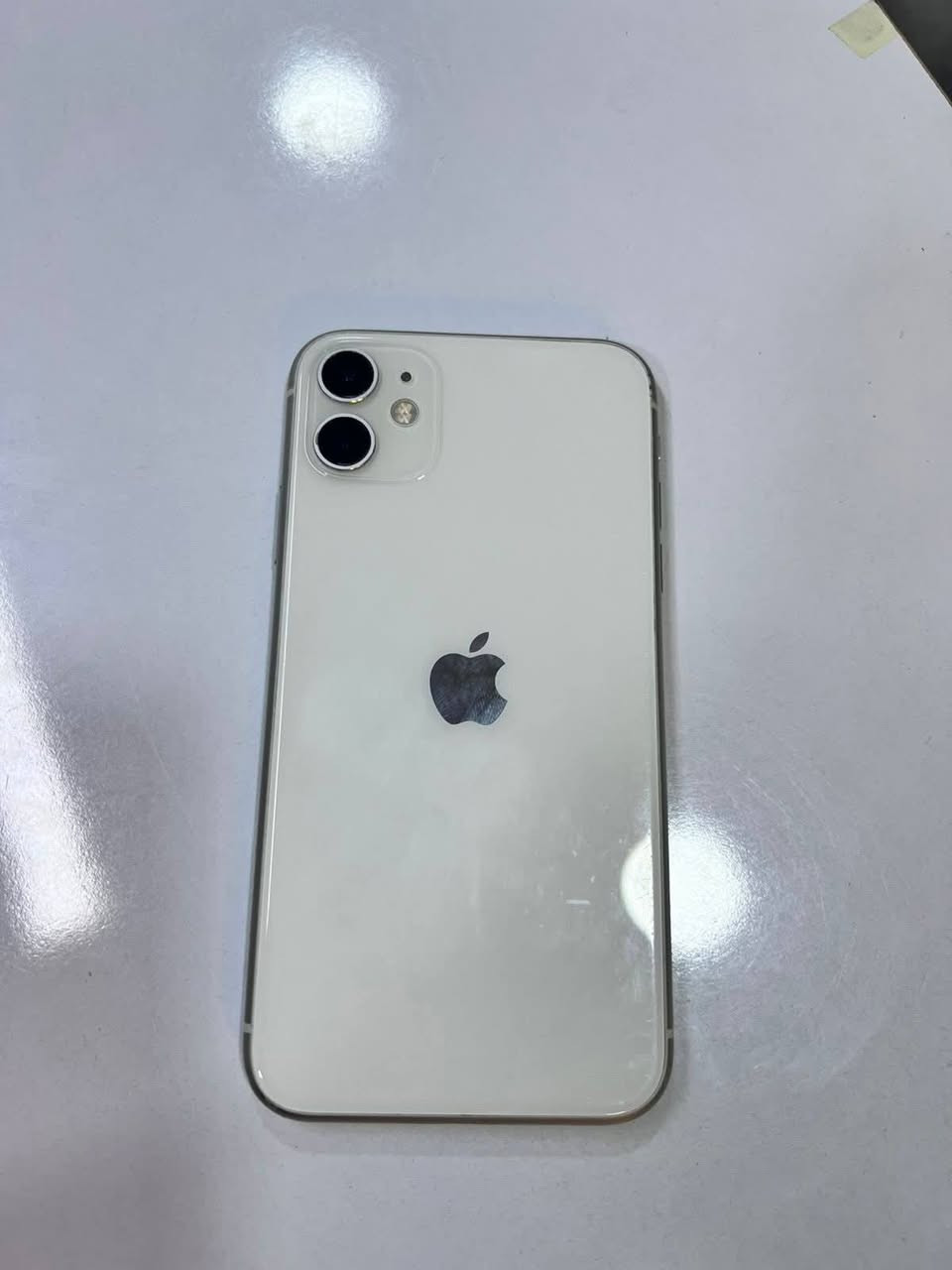 سلام عليكم ورحمه  ايفون 11عادي ذاكره 256 مبدل شاشه شرط وكاله
فيس ايدي شغال بطاريه 78 
وبي زر الصوت الدكم ميشتغلن 
جهاز كله نصيف وعل فحص
 صوت كامره كلشي شغال 
السعر نهايته من الاخير 185
مكاني نجف ***********
