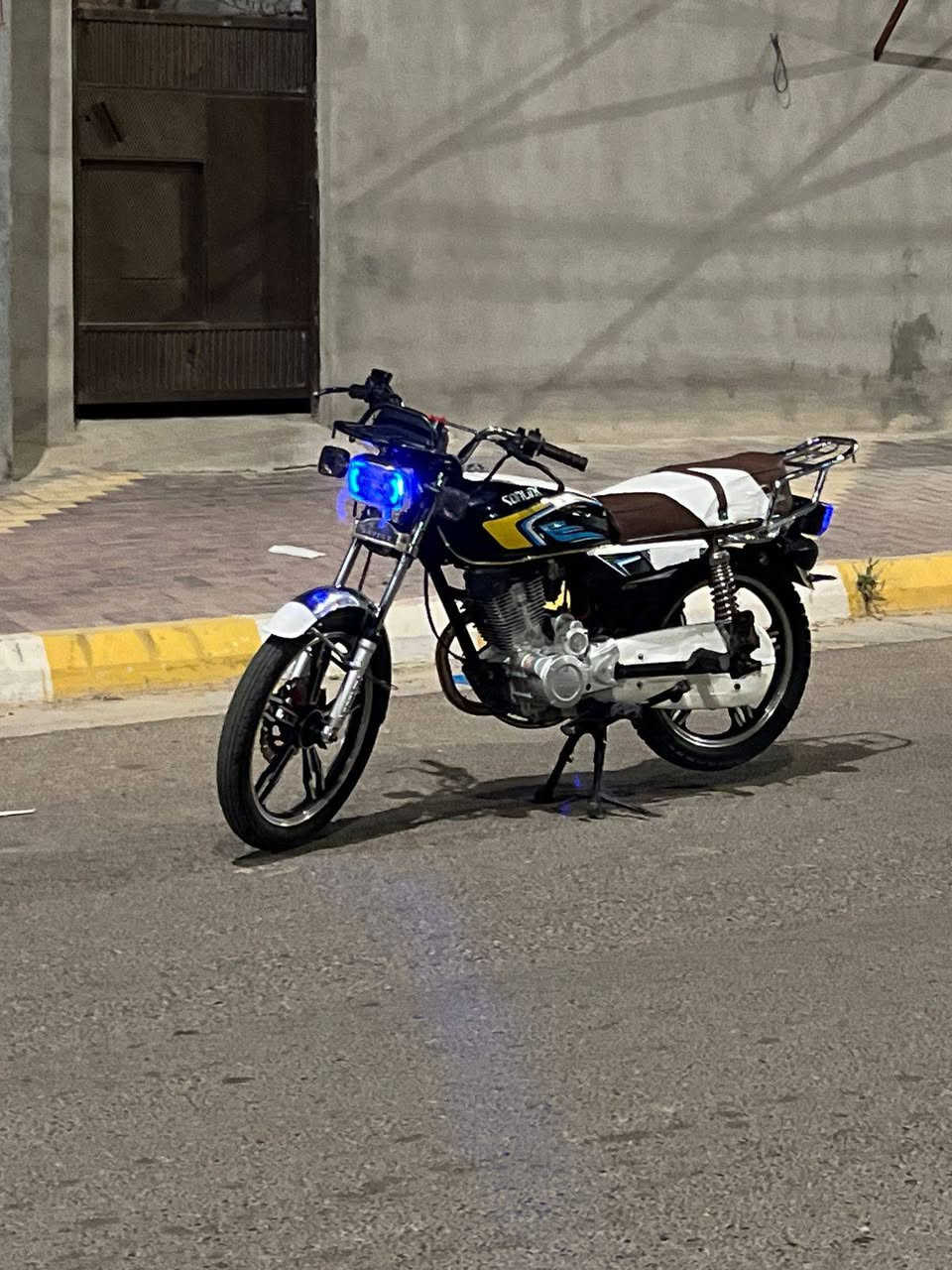 مرخصت الادمن
دراجه ايراني سونك موديل 2024

محرك 200 شرط الشلعه ول معدل تاكل الكاع

عندك فقط وياله مبدله مال 23 

كهربائيات كله شغاله واشاير هم بس نقصه كتف 

وبيه نقص صفاحيه اليمنه واكعه 

دراجه عل فحص ترايك وين ماتريد 

سعر 725وبيه مجال قليل حك الجيه

اذه مو شراي لاتعلقلي ولا تطبلي خاص فدوه اروحلك

اتصال ***********
واتساب او اتصال ***********

مكاني فلوجه الجولان
