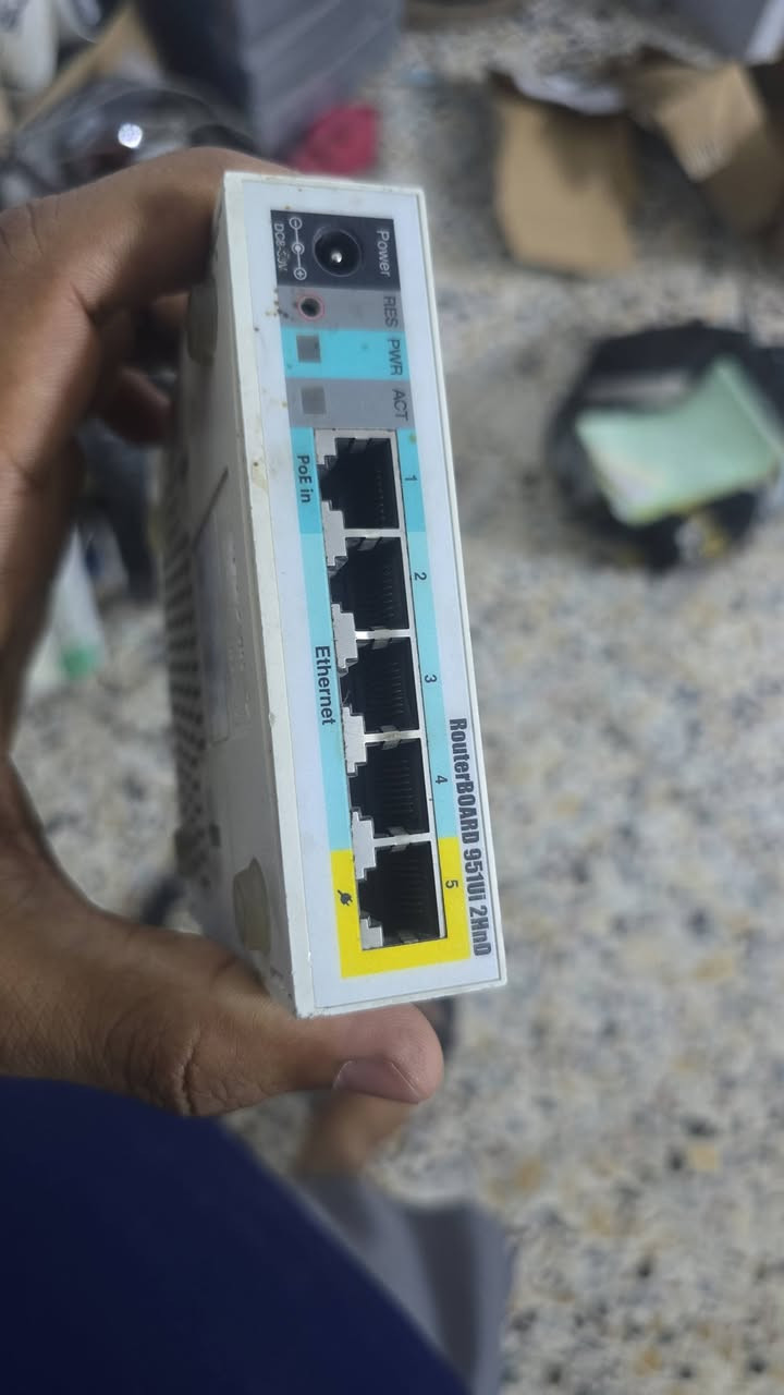 وجبة غراض انترنت مستخدمة للبيع
لنكات مايكرو ويف 1 كيكا 
دشات 30 ubnt ب 75 الف
سكترات 120 ubnt ب 50 الف
سكترات 90 ubnt ب 50 الف
912 ب 40 الف
لنك 5XHD
لنك اكسترون 1 كيكا
صحن بوربيم فارغ فقط صحن ب 5 الاف
سكترات تيتانيوم 2.4 القطعة ب 25 الف
روكت xw 2.4 ب 60 الف
912 تردد 2.4 ب 45 الف
عاكسة مكزما 1500 ب 125 الف
كيو ارتي 5 ب 75
عاكسة مكزما 48فولت 4000VA ب 250 الف
هبات تندا جديد 8 بورت ب 5 الاف
هبات سيسكو حديد ب 15 الف
1072 مايكروتك
يوبي اس مكزما 6kva
بطاريات نيوماكس نص عمر ب 150 الف 
بور سبلاي 24 فولت ب 15 ألف
بورسبلاي 36 فولت ب 25 ألف
2011 مايكروتك
1100 مايكروتك
951 مايكروتك
750 مايكروتك
سيسكو بورتين كيكا ب 35 ألف
1009 بلص. ب 500 ألف
حديد 35
حديد 45
يونيفاي مش برو ب 75
سويجات unv ينطي بور 48V ب 50 الف
يوبي اس فاربر 1500 نقص بطاريات ب 50 الف

يوجد توصيل كافة المحافظات 

***********
