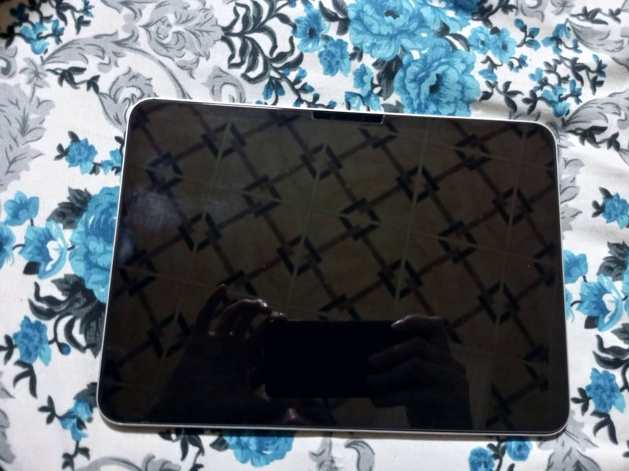ايباد ايفون M5 بطاريه 95 مع كامل ملحقاته + شاشه ضد الكسر و كفر  سعر مليون و ربع تواصل بل خاص او على رقم *********** مكاني بغداد مدينة الصدر
