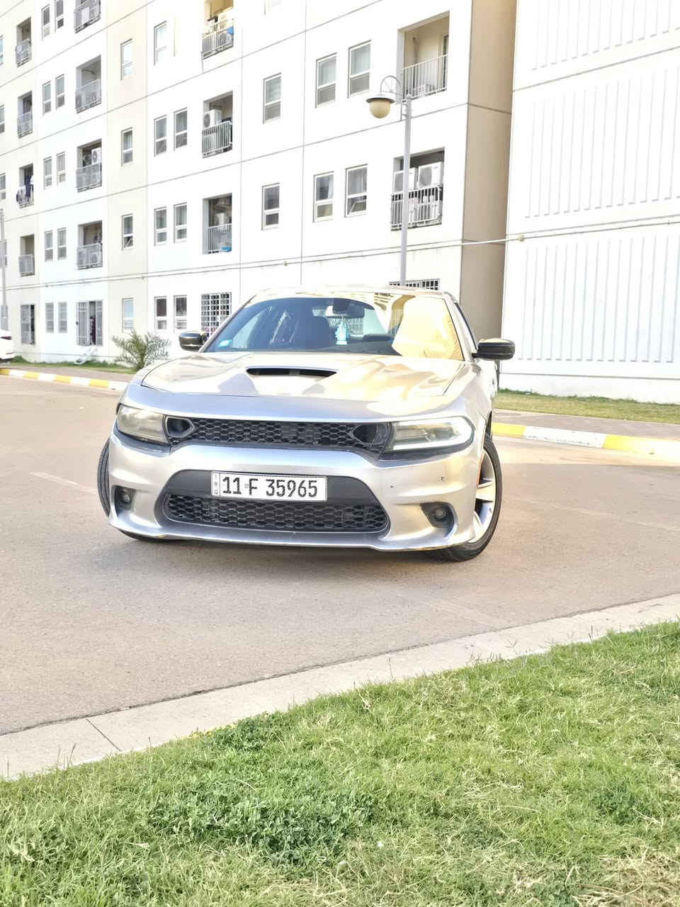 تحيه طيبه..
جارجر وارد أمريكي موديل ١٨
سنويه وهزه ورقم جديد تقرأ ١٨ بأسمي اكو ولد شافها كال هاي معلايه المهم اني ما اعرف بيها على اساس ١٥
سياره كير مكينه مكفولات 
٦ سلندر sxt تو ويل
ماشيه ١٥٤
تخم تاير جديد صدر أمامي خلفي جديد 
بدون لا شواصي ولا لغود شرط الفحص
حدثها والسونار بالصور
عنوان بغداد بسماية 
السعر ١٥٠ شراي يتصل 
اني مكلف بالنشر 
***********
