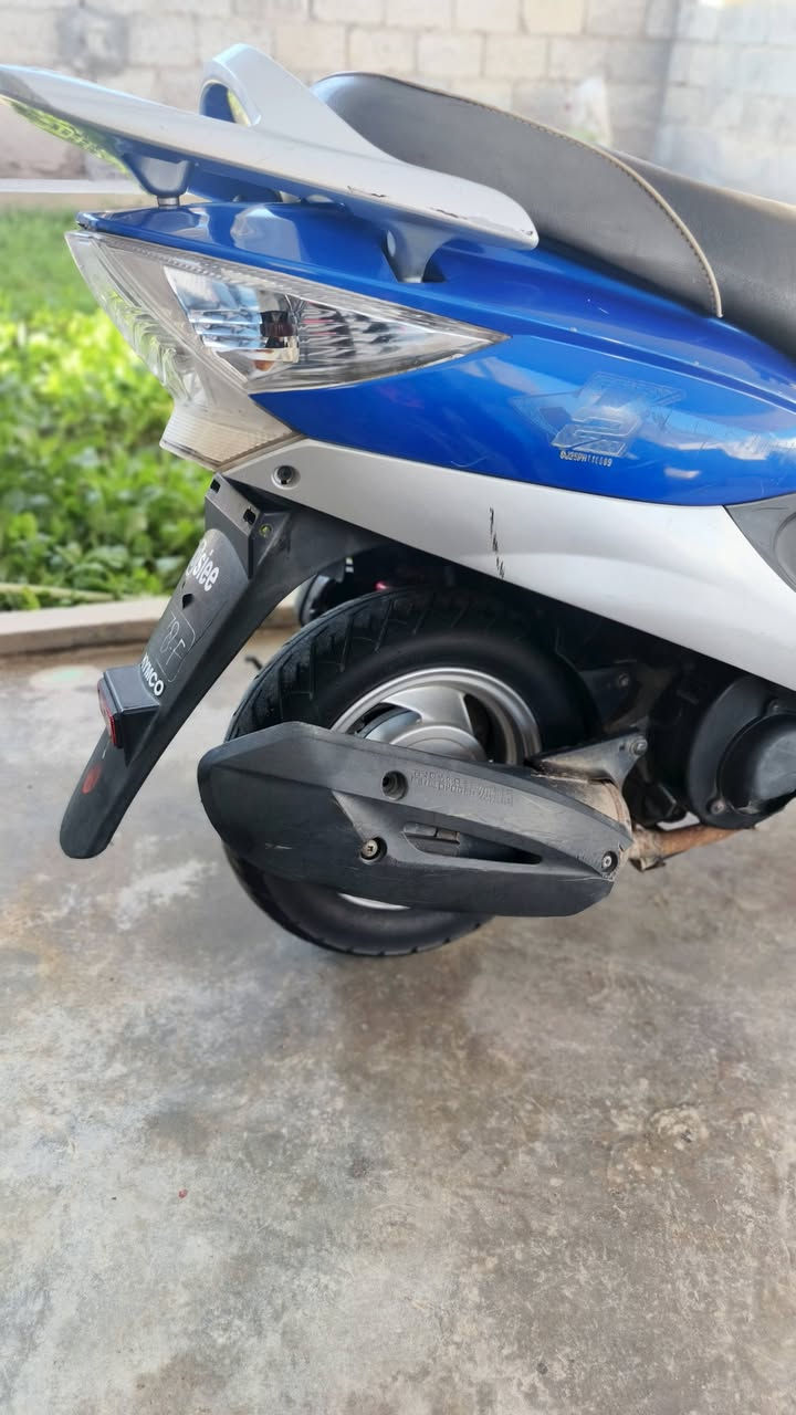 سلام عليكم 
دراجه كامكو ١٦ 
كفاله عامه كلشي شغال بيها 
سعر ٨٠٠ وبيه مجال قليل 
مكان رفاعي ***********
