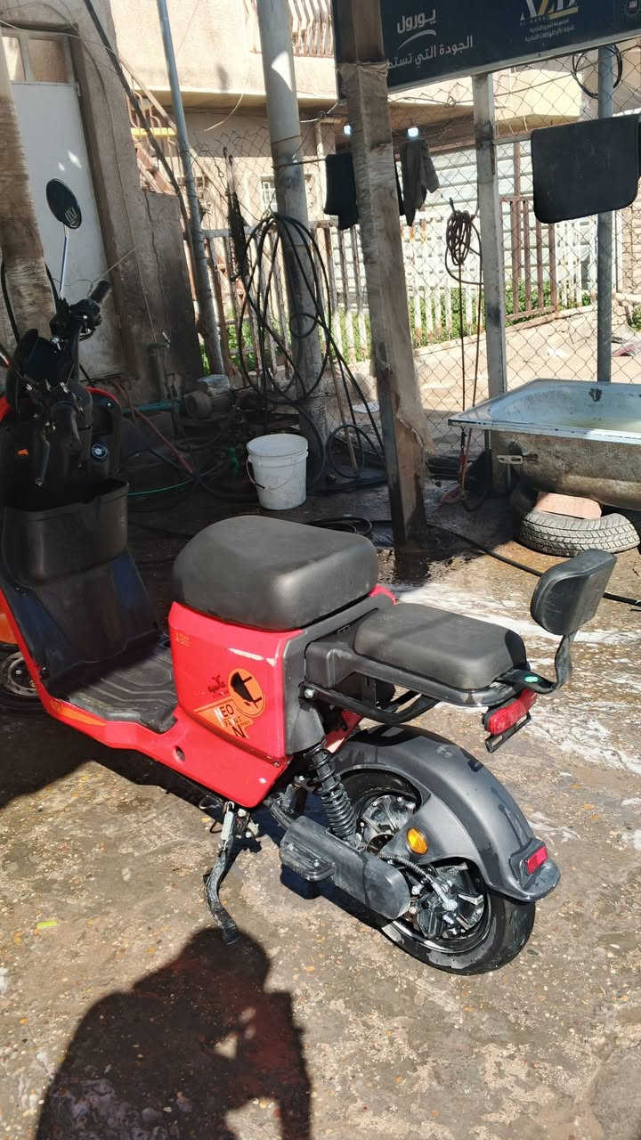 السلام عليكم دراجه شحن للبيع R11الدراجه حلوه ونضيفه كلشي مانقصهة تأيرات جلاتين اصلي مكاني كريعات السعر400وبيهة مجال للاستفسار الاتصال ***********

