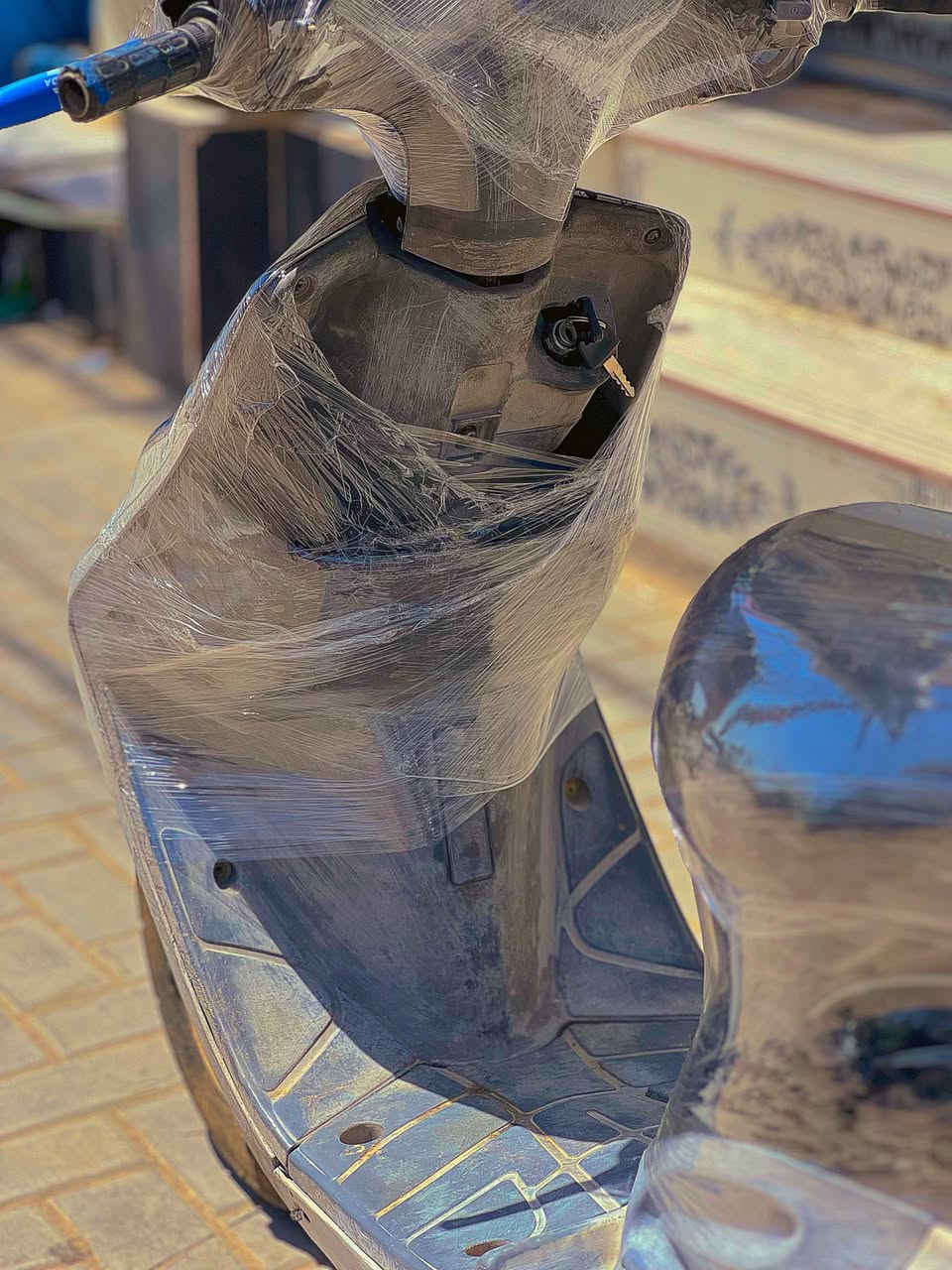 دراجة ياماها تسع زروف
‏
‏الدراجة نضيفة وجديدة بجيس، استخدام كلش قليل، مال وكيل وما صارلهة هواي طالعة.
‏المكينة ما مفتوحة، والكابريتة بلاد، كلشي بيهة بلاد وعلى هيئة الوكالة.
‏المكينة صوتهة كلش ناعم 
‏
‏الكهربائيات كلهة شغالة:
‏سلف – أشاير – لايتات
‏بريك ورة وبريك كدام كلهن شغالين تمام.
‏
‏
‏الدراجة دواخلهة بيضة ملح
‏الدراجة ما تحتاج شي وجاهزة.
‏
‏السعر 325 نهايتهة، ما بيهة أي مجال رجائن

‏اقرة الوصف زين، إذا عجبتك الدراجة وعجبك السعر تتصل علي وكل الهلا بيك.
‏
‏ المكان: البصرة الجزائر
‏ ***********

