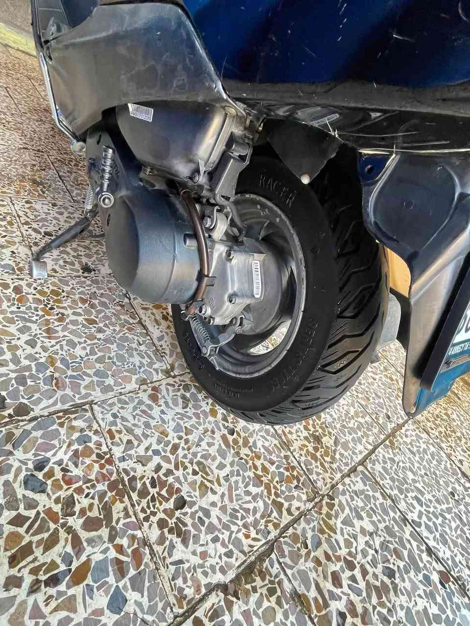 سلام عليكم دراجه سبيسي للبيع جديده لوك مكينه وكهربائيات كلها شغاله تخم تاير كفرات اصليه دراجه اني مآخذها من رمبه بعدها جديده مكاني جميله سعرها ٩٧٥وبيها مجال 
***********
