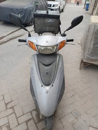 دراجه بريز للبيع سعرها 850الف معليكم بل طين دراجه صالي شهرين منزلها رن...