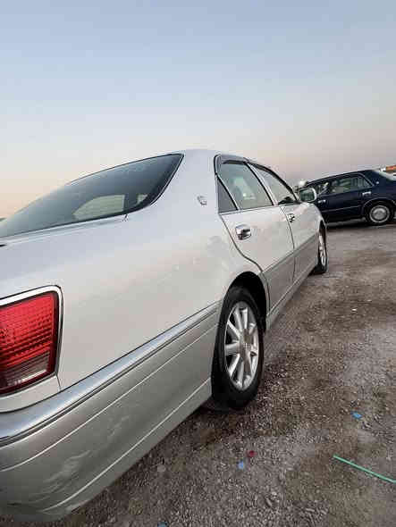 السلام عليكم 
ملكه موديل ٢٠٠٢ اصوليه باسمي سنويه  وارقام جدد
اربع دكم
ثلاجه وبرده خلفيه 
تبريد قطعتين 
سياره نضربت عندي والصورة موجوده 
شراي خابرني وتدلل ***********
