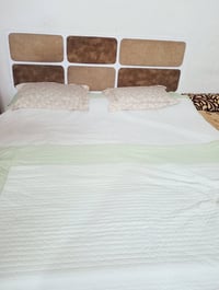 غرفة نوم • للبيع • بيها مجال