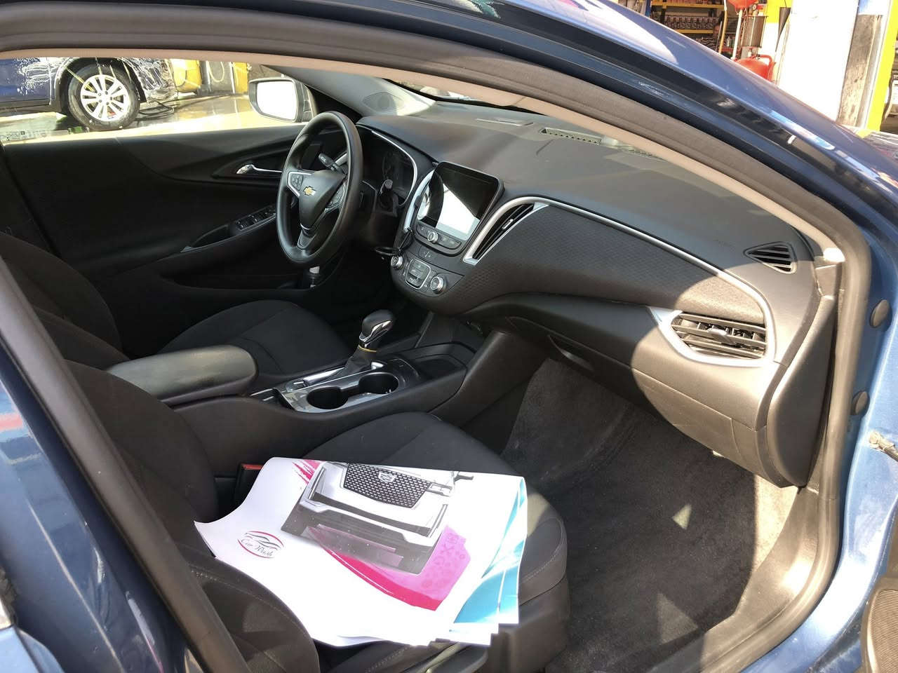 اسلام عليكم                                            ماليبو 2024للبيع وارد امريكي ماشية 81الف. بدون دواخل  ضرر چاملاغ يسار نفسة مصلح بصمة تحكمات محرك1500تيربو رادار امامي كامرة دوارة مثبت سرعة. السعر155  بغداد ***********
