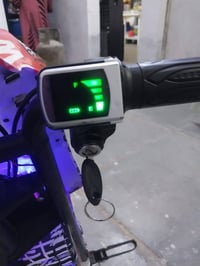 سكوتر للبيع صارلي اسبوع اشتريته جديده بالكارتونه الحجم الكبير بطاريه 4...